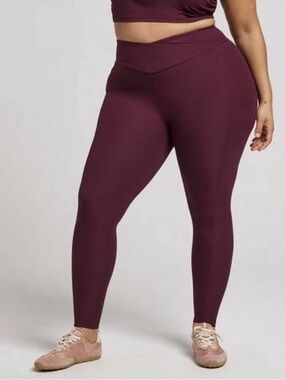 torrid V-Waist Burgundy Active Leggings